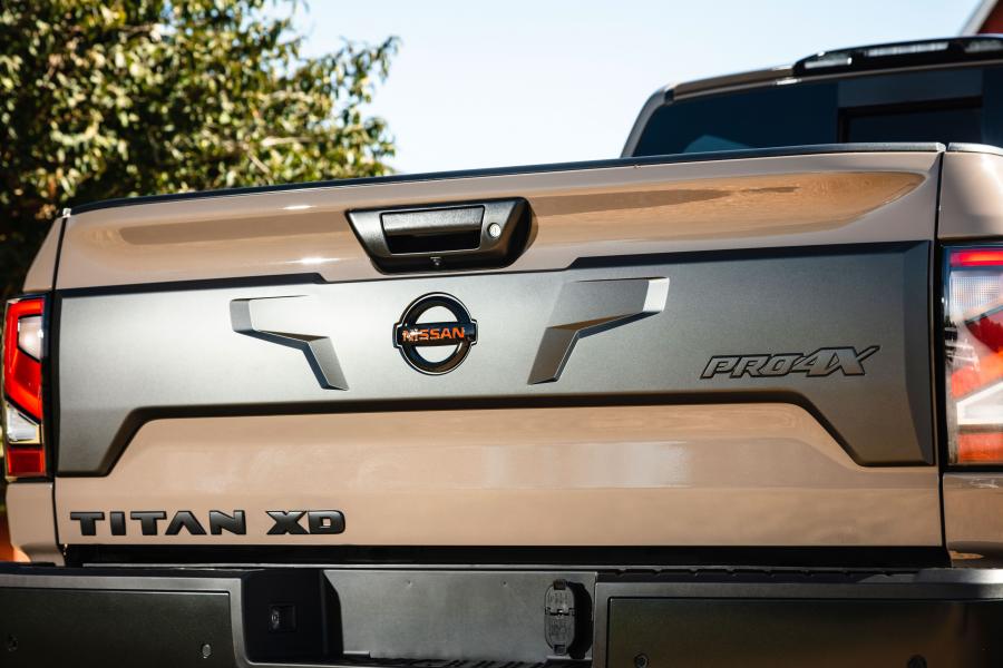 Детали экстерьера Nissan Titan XD PRO-4X Crew Cab 2019 года  (фото 6 из 34)